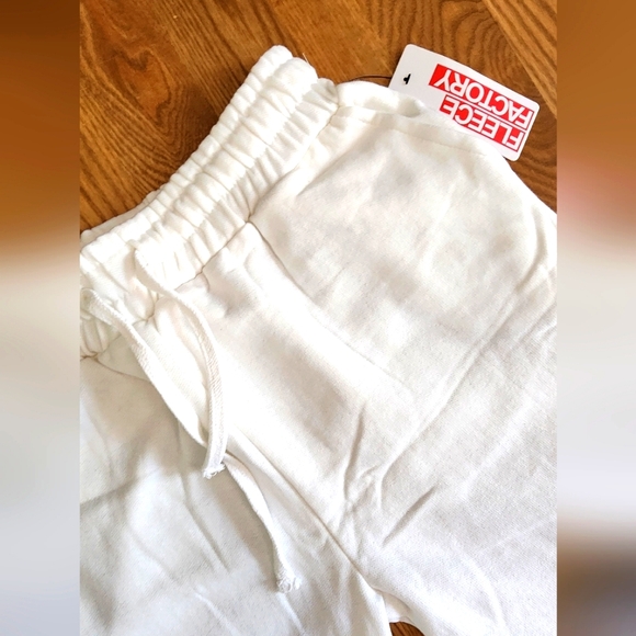 NEW Men's cream white extra large shorts - Picture 4 of 5